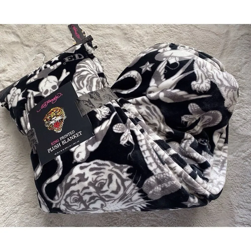 ED HARDY King Size PRINTED Soft Plush Blanket 108” x 90” TATTOO SKULLS Tiger NEW